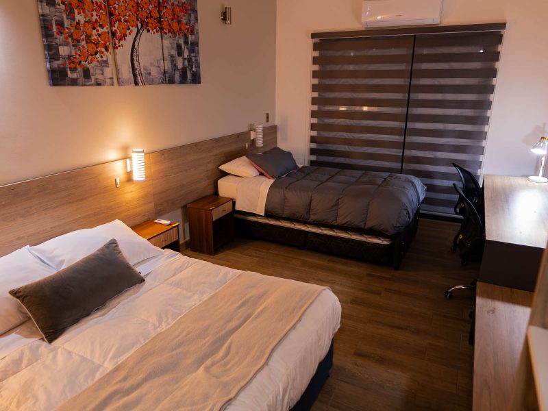 Habitación 1 cama 2 pzas. + 2 camas 1 pza.